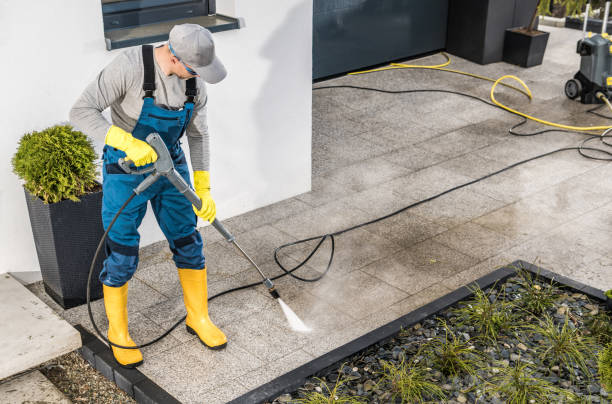 Why Choose Our Certified Pressure Washing Experts for Your Project Needs in Moundville, AL?